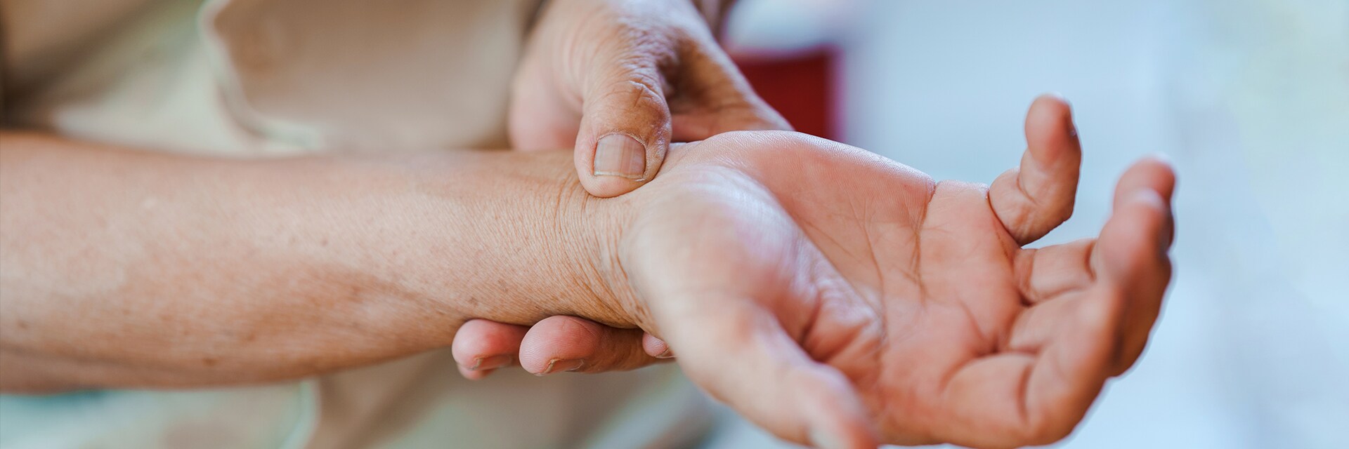 women having pain in hand